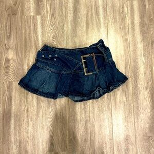 Fashion Nova Jean skirt - size small